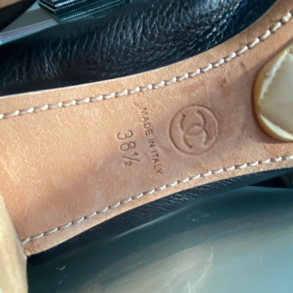 CHANEL Black and Gold Leather Ballet Flats - Picture 9 of 11